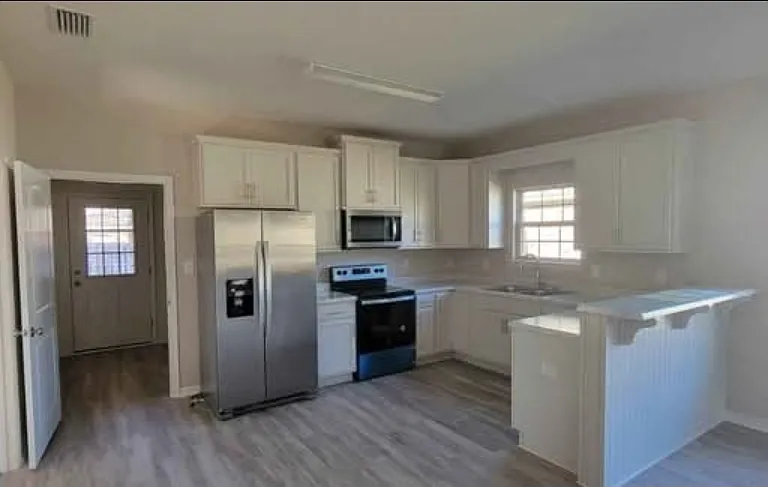 6101 Albray Dr — Photo 3