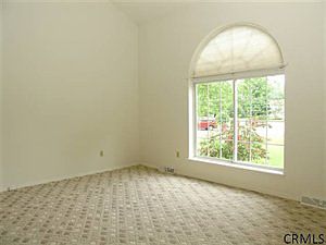 5th image of 61 Glenbrook Ct