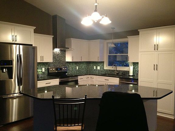 5th image of 493 Leslie Dr