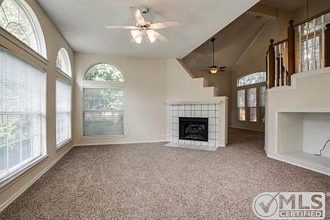 5th image of 2109 Glenmont Dr