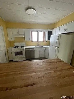157 Springville Ave #LOWER — Photo 6
