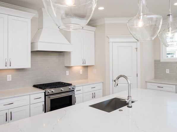 virginia-beach-virginia-402647318 picture