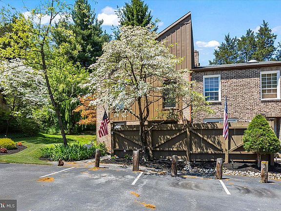 2nd image of 67 Wedge Ln