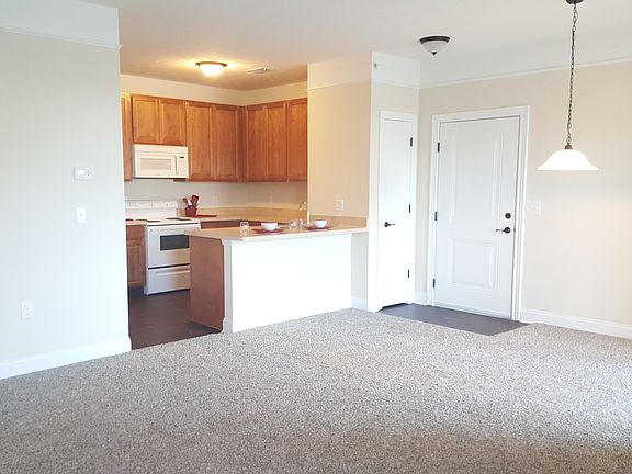 Spacious open floor p,an