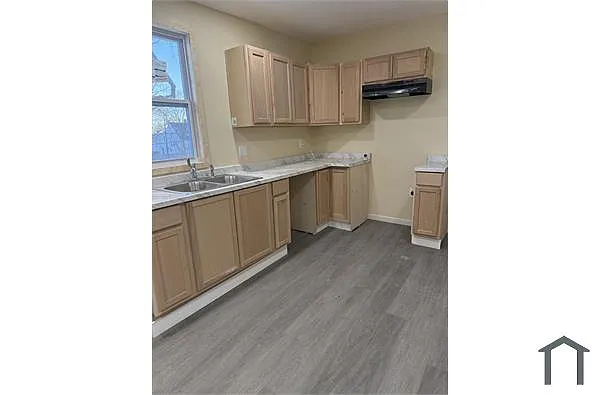 Building Photo - 2260 Lillibridge St #0