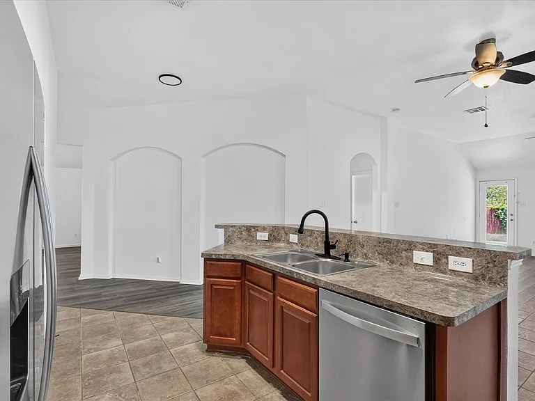 9324 Warren Dr — Photo 9