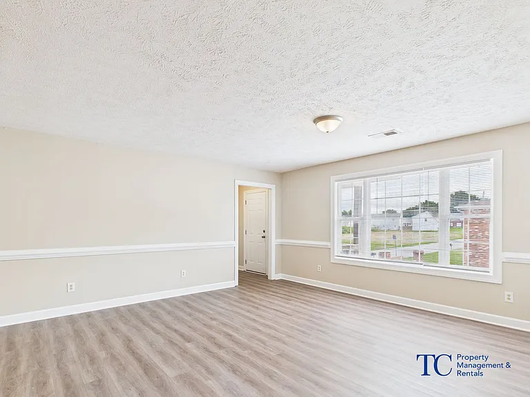 287 Foxworth Dr — Photo 32