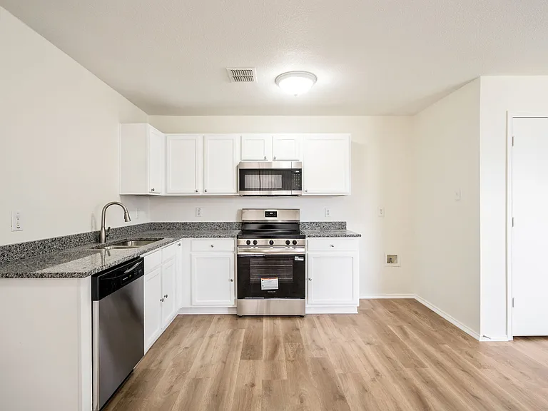 1626 White Oak Rd — Photo 21