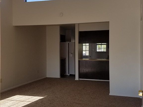 2nd image of 3207 Hillrise Dr APT B