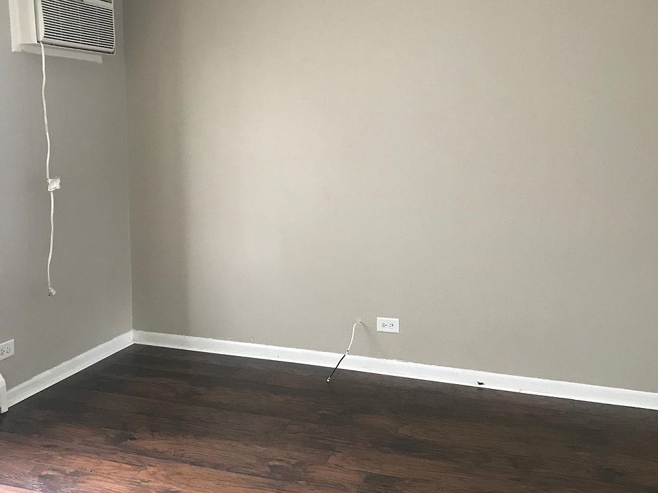 1st image of 369 Ann St APT 3