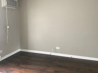 369 Ann St APT 3, South Elgin, IL 60177