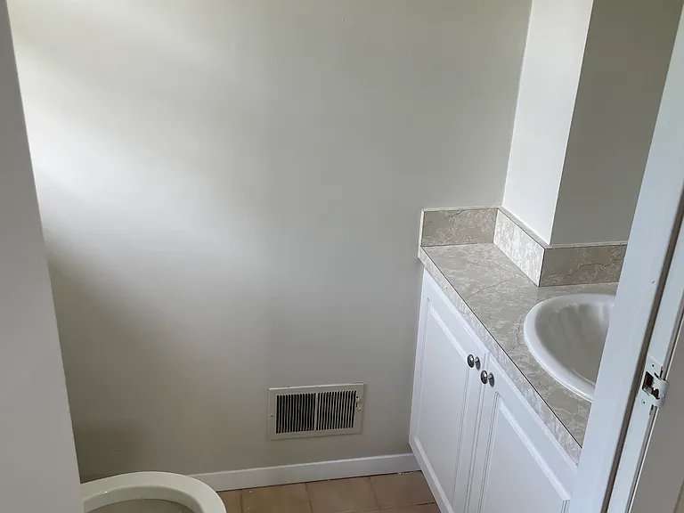 887 Royal Ln — Photo 15