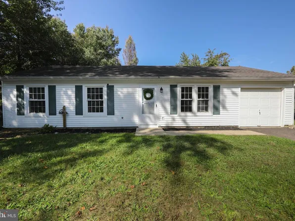 104 Wisteria Ln, Carneys Point, NJ 08069