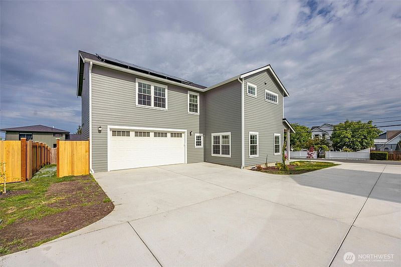 3rd image of 2912 K Avenue