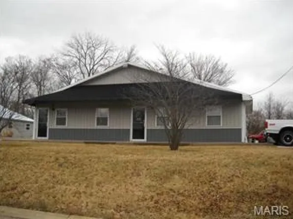 204 Hyler Dr, Farmington, MO 63640