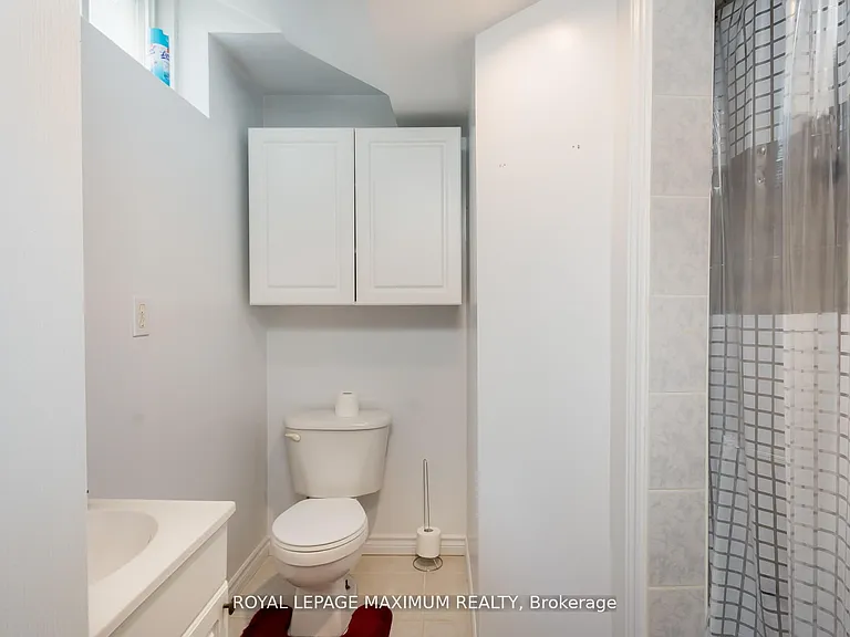 195 Gidleigh Park Cres W — Photo 24