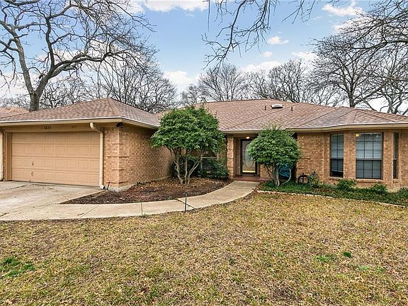 3rd image of 6829 Ridgewood Dr