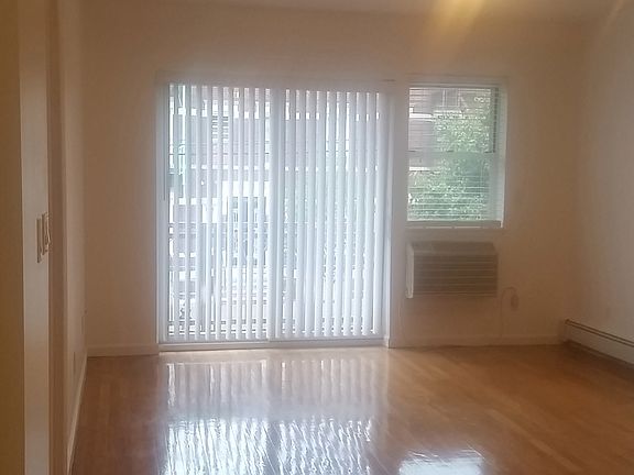 2nd image of 3025 43rd St #2nd
