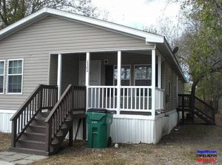 115 E New Braunfels St, Seguin, TX 78155