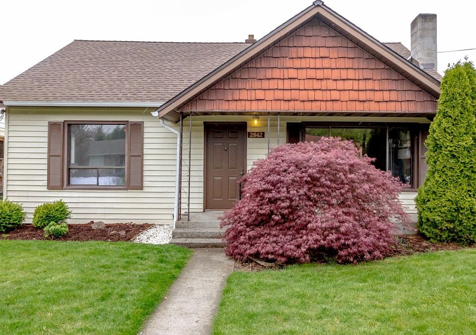 1st image of 2942 39th Ave NE