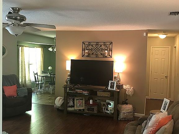 3rd image of 12727 Lakeland Hills Dr