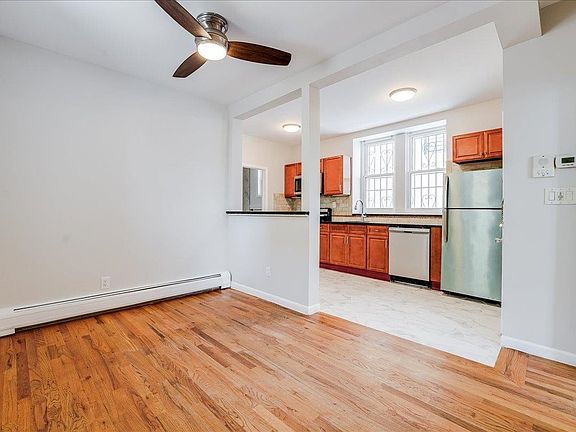4th image of 27 Marion Pl APT 1
