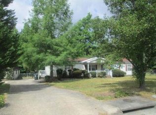 5513 Bridgehill Ct, Greensboro, NC 27406