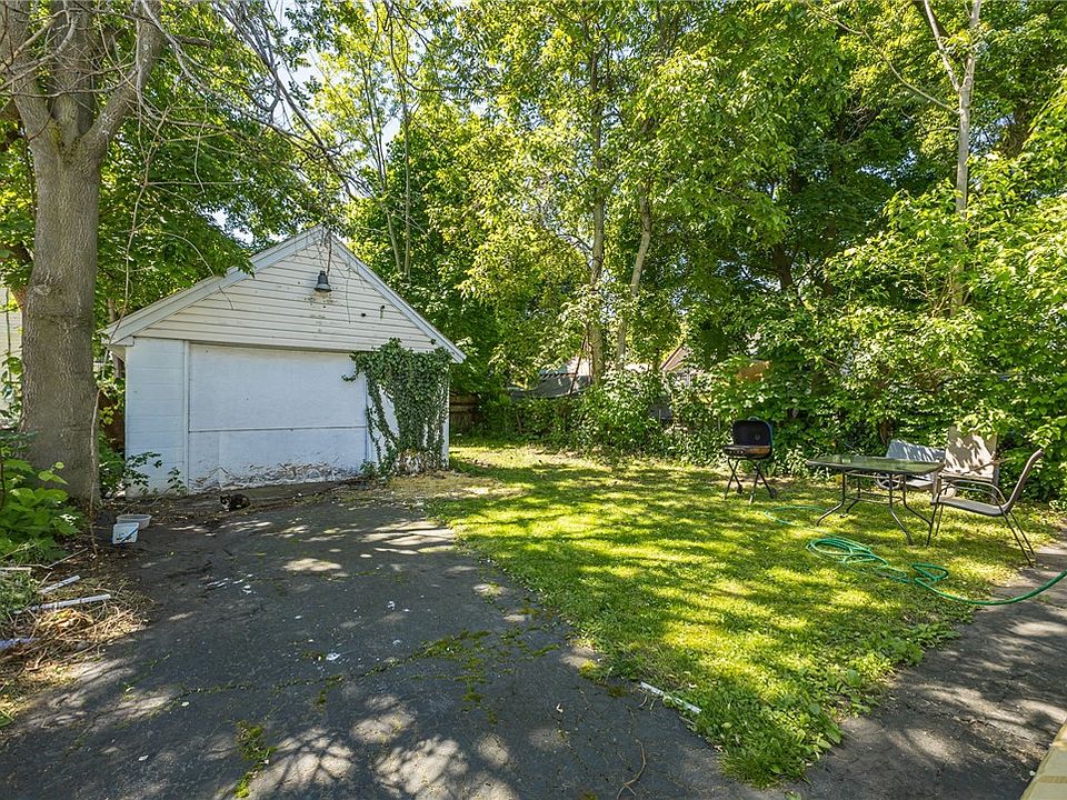 2nd image of 269 Fernwood Ave