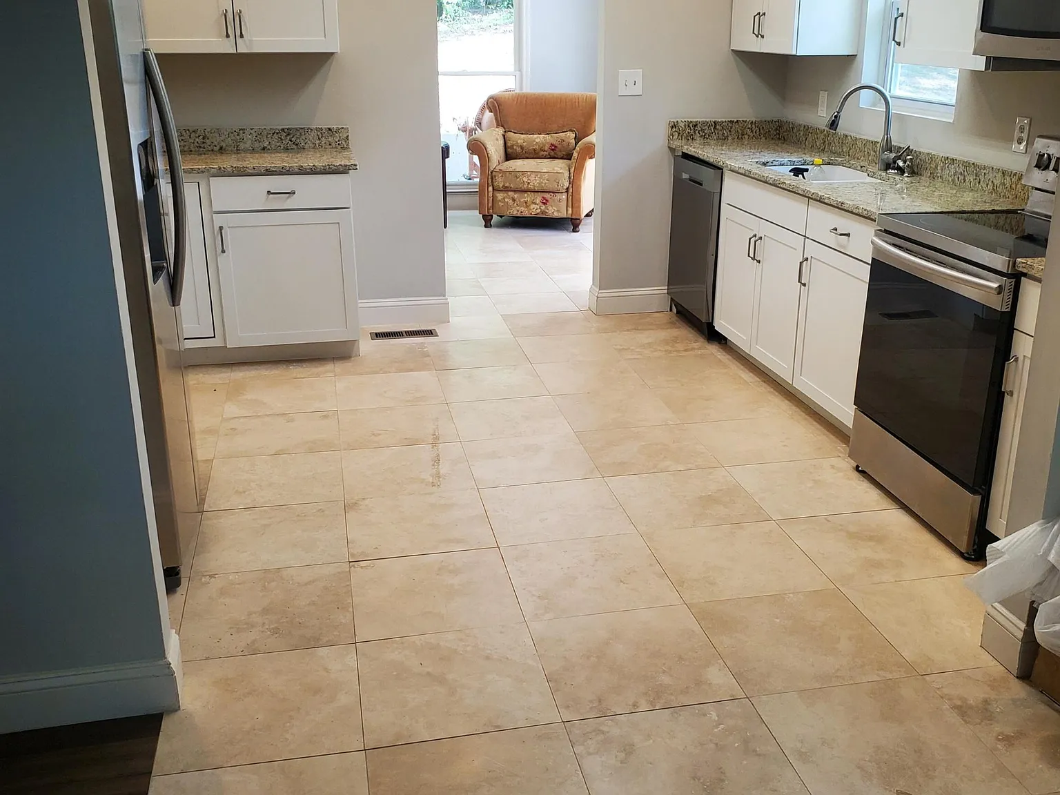 3 bed, $2,400 — Photo 4