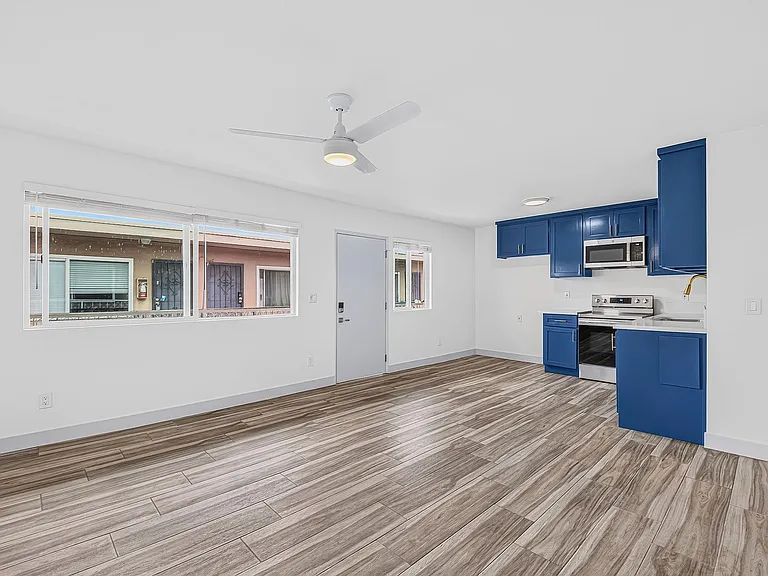 1332 Walnut Ave — Photo 4