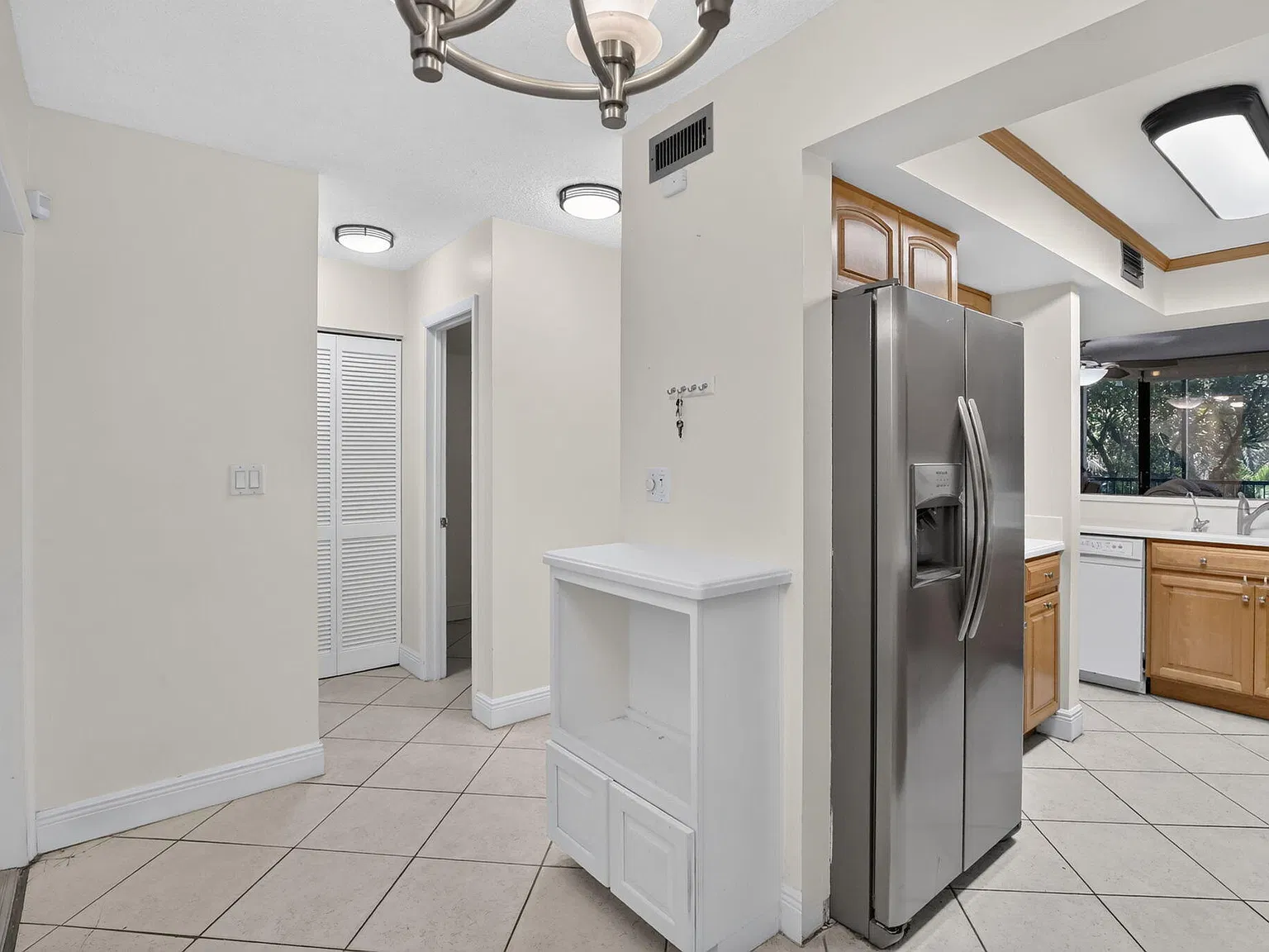 2 bed, 2.5 bath, 1230 sqft, $2,600 — Photo 2