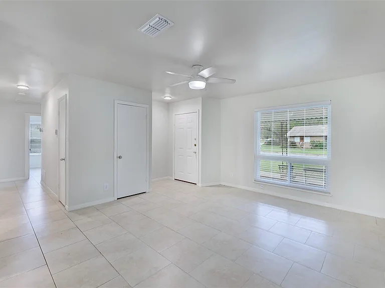2713 Friar Tuck Ln — Photo 5
