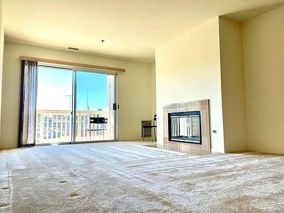 3rd image of 300 Murchison Dr APT 201