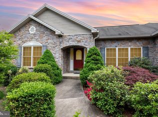 5815 Heatherwood Ct, Enola, PA 17025