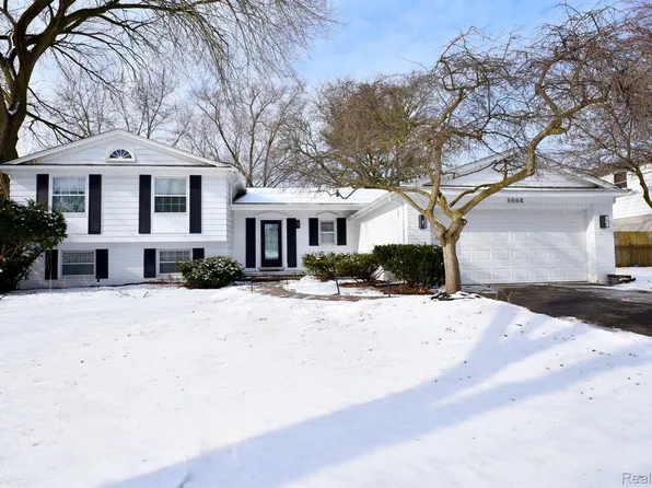 6664 Edinborough Dr, West Bloomfield, MI 48322