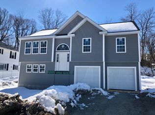 15 Carleton St, Worcester, MA 01603