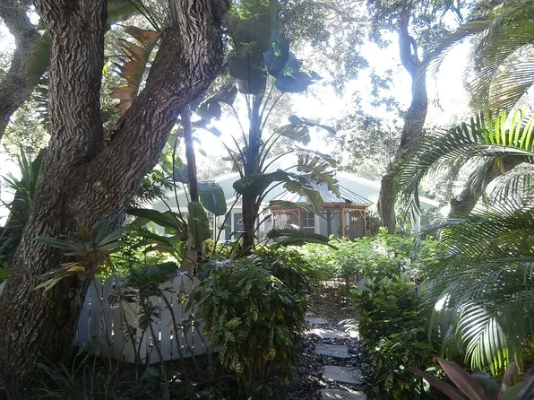 9455 Periwinkle Dr, Vero Beach, FL 32963