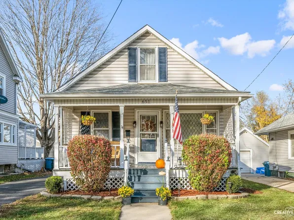 651 W New York St, Aurora, IL 60506