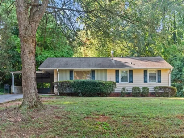 924 Cloister Dr, Winston Salem, NC 27127