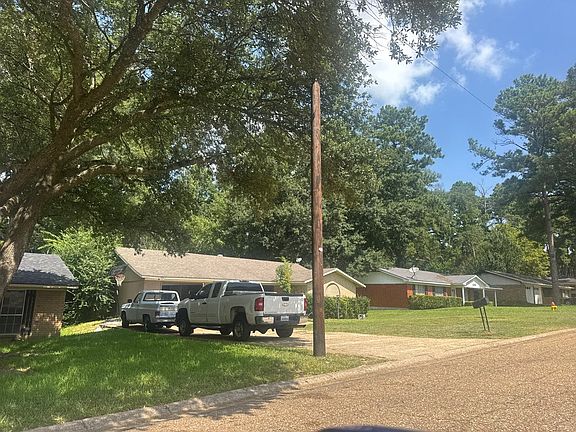 3rd image of 2254 Urbandale St