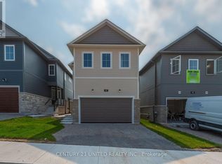 307 Mullighan Gdns #2, Peterborough, ON K9K 0H2