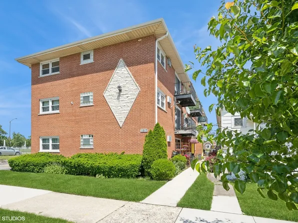 3553 N Neenah Ave #3A, Chicago, IL 60634