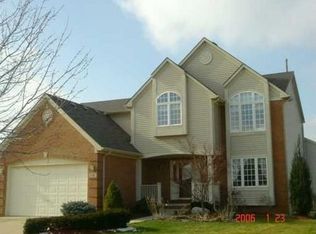 318 Sandrock Ct, Ann Arbor, MI 48103