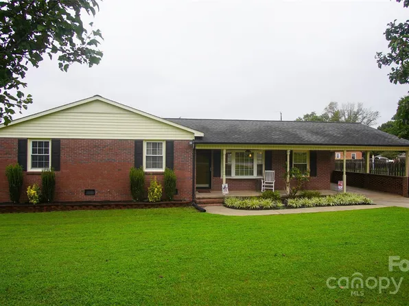 112 White Plains Dr, Kings Mountain, NC 28086