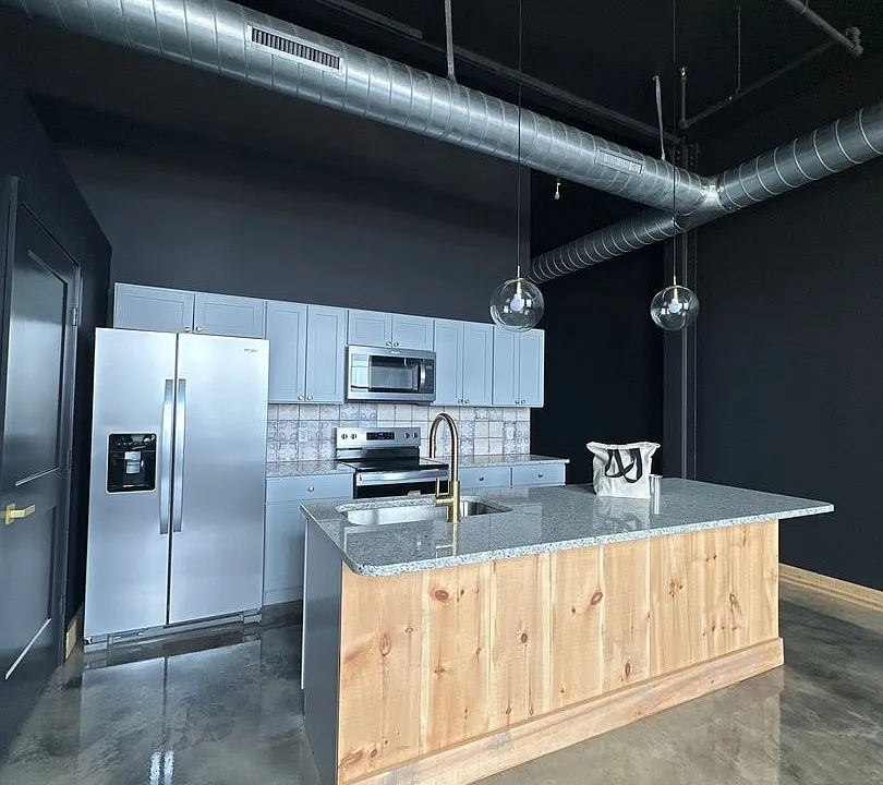 21 W Broadway #306