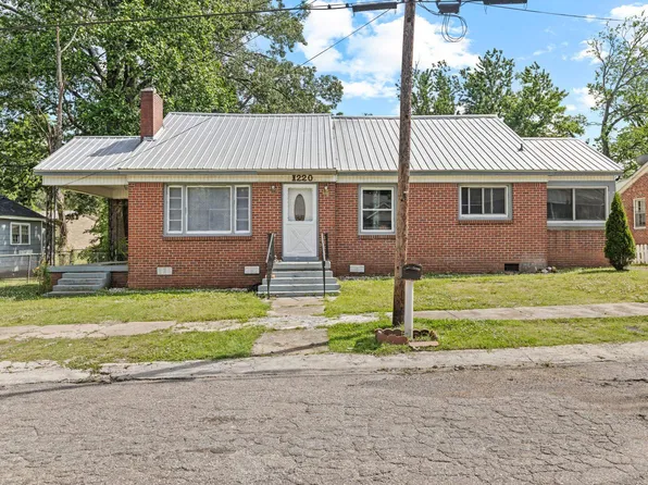 1220 Cruise St, Corinth, MS 38834