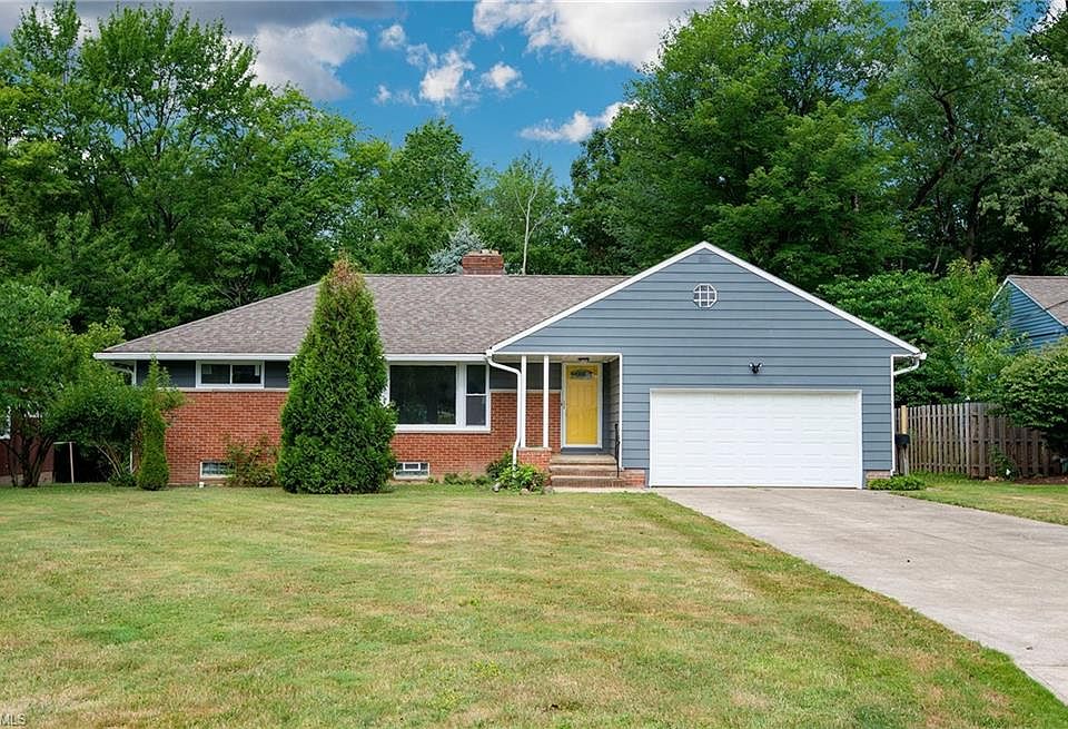 1st image of 352 Fairlawn Dr