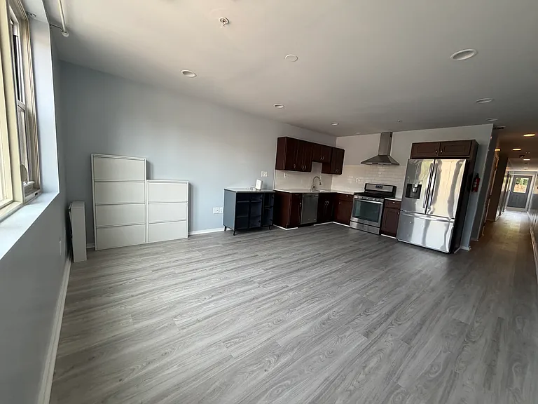 811 N Franklin St #101 — Photo 2