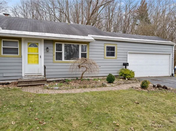 27 Brooks Pl, Baldwinsville, NY 13027