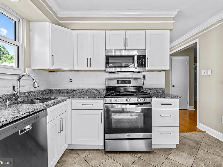 68 Franklin Dr — Photo 17